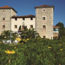 Las mejores habitaciones en Hotel Torre de Ruesga. El entorno más romántico con los mejores precios de Cantabria