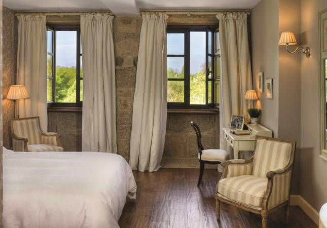 Confortables habitaciones en A Quinta Da Agua Hotel Spa Relais & Chateaux. Relájate con los mejores precios de A Coruna