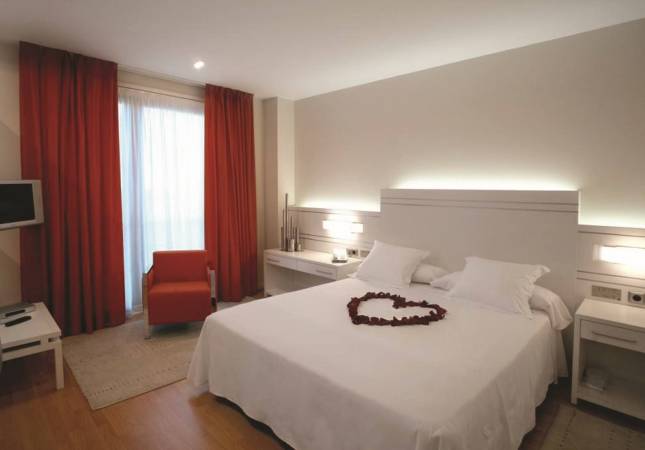 Románticas habitaciones en Hotel Class Valls. El entorno más romántico con nuestro Spa y Masaje en Tarragona