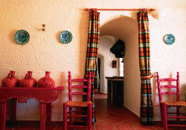 Precio mínimo garantizado para Cuevas Pedro Antonio de Alarcón. El entorno más romántico con nuestro Spa y Masaje en Granada