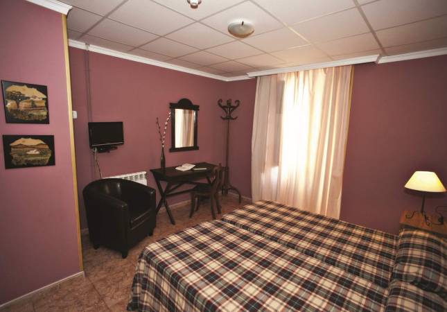 Confortables habitaciones en Hotel Balneario de Villavieja. El entorno más romántico con nuestro Spa y Masaje en Castellon