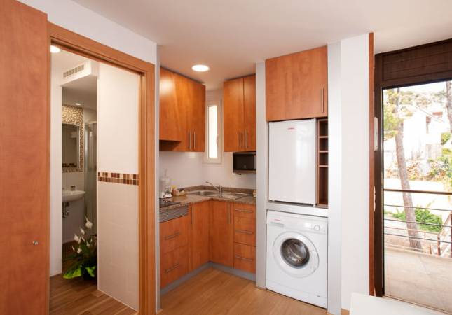 Confortables habitaciones en Aparthotel Comtat Sant Jordi. Disfruta  nuestro Spa y Masaje en Girona
