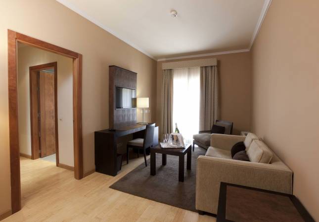 Las mejores habitaciones en Hospes Palacio de Arenales & Spa . Disfrúta con nuestra oferta en Caceres