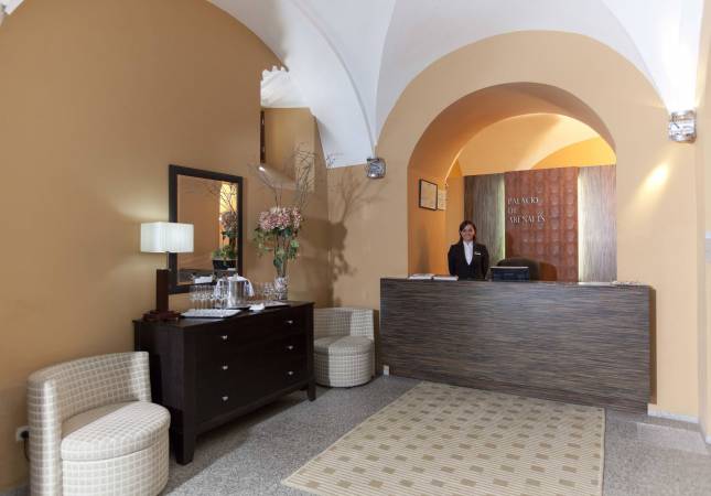 Espaciosas habitaciones en Hospes Palacio de Arenales & Spa . Disfruta  nuestro Spa y Masaje en Caceres