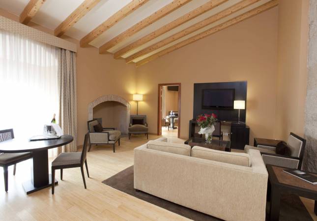 Las mejores habitaciones en Hospes Palacio de Arenales & Spa . Disfruta  nuestro Spa y Masaje en Caceres