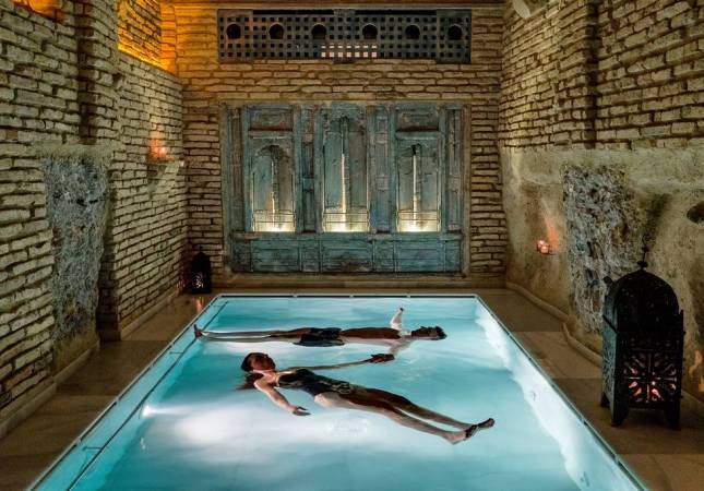 Románticas habitaciones en Aire Hotel & Ancient Baths. La mayor comodidad con nuestra oferta en Almeria