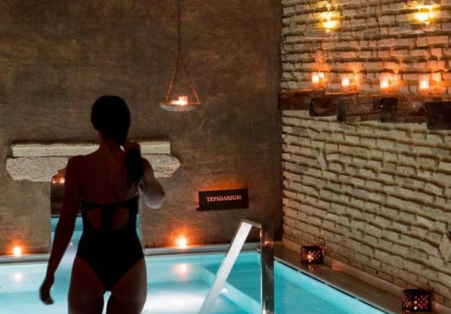 Relax y confort en Aire Hotel & Ancient Baths. El entorno más romántico con los mejores precios de Almeria