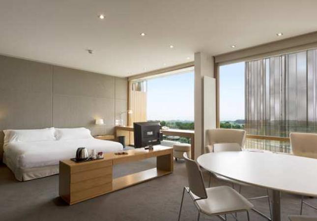 Espaciosas habitaciones en DoubleTree by Hilton La Mola Spa. Disfruta  nuestro Spa y Masaje en Barcelona