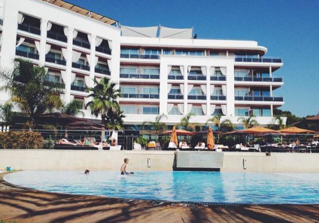 Precio mínimo garantizado para Hotel Aguas De Ibiza Spa & Resort. Relájate con nuestro Spa y Masaje en Illes Balears