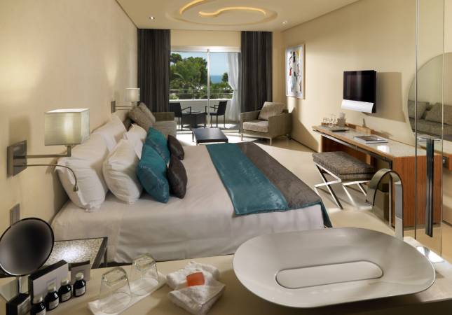 Relax y confort en Hotel Aguas De Ibiza Spa & Resort. El entorno más romántico con nuestro Spa y Masaje en Illes Balears