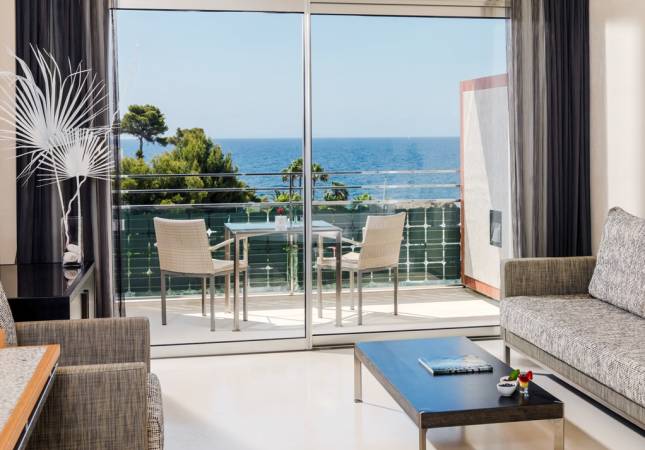 El mejor precio para Hotel Aguas De Ibiza Spa & Resort. Disfruta  nuestra oferta en Illes Balears
