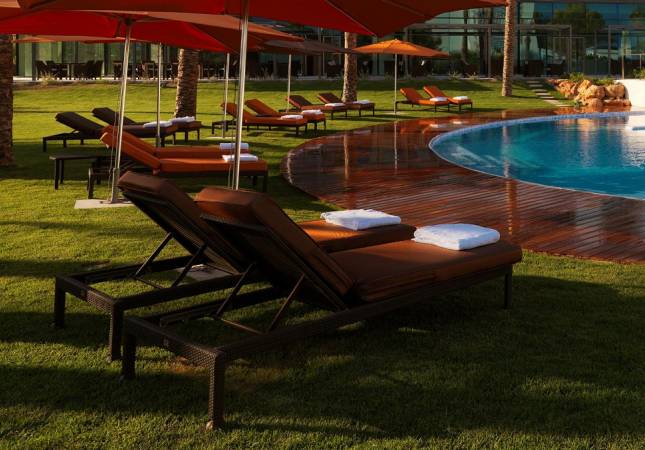 Ambiente de descanso en Hotel Aguas De Ibiza Spa & Resort. Relájate con nuestra oferta en Illes Balears