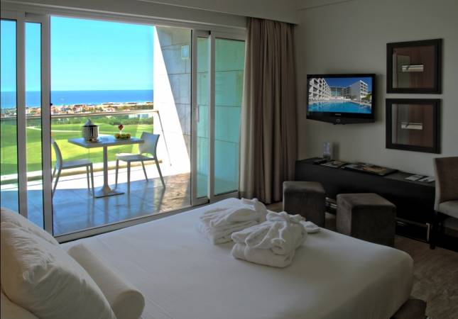 Inolvidables ocasiones en Hotel Aldeia Dos Capuchos Golf &amp; Spa . El entorno más romántico con los mejores precios de 