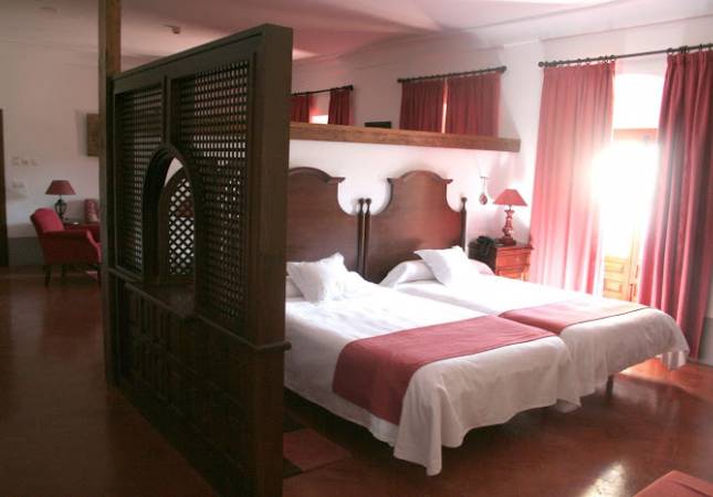 Románticas habitaciones en Hotel Convento La Magdalena Golf & Spa. La mayor comodidad con nuestra oferta en Malaga