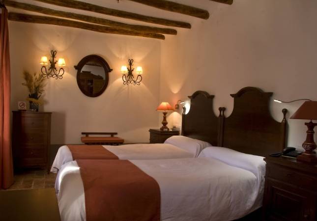 Espaciosas habitaciones en Hotel Convento La Magdalena Golf & Spa. Relájate con nuestra oferta en Malaga