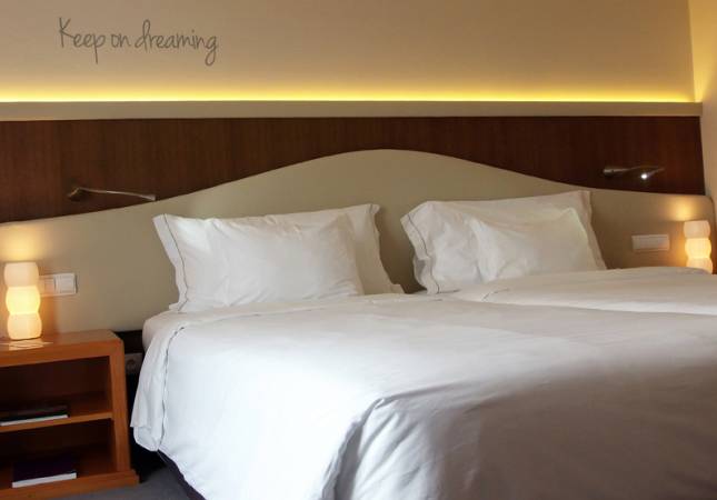 Románticas habitaciones en Hotel Quinta Da Marinha Resort. La mayor comodidad con los mejores precios de 
