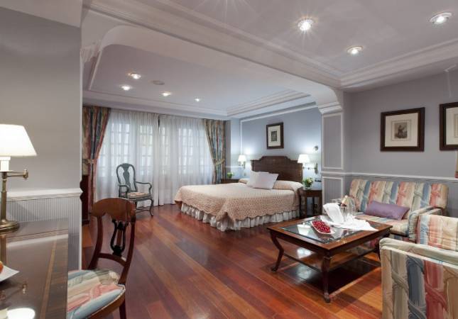 Las mejores habitaciones en Hotel Rice Reyes Catolicos. Relájate con los mejores precios de Burgos