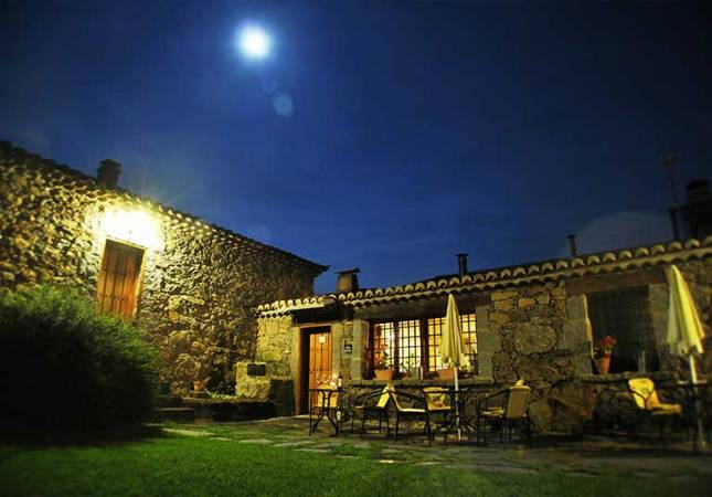 El mejor precio para Hotel Rural La Trocha De Hoyorredondo. El entorno más romántico con nuestro Spa y Masaje en Avila