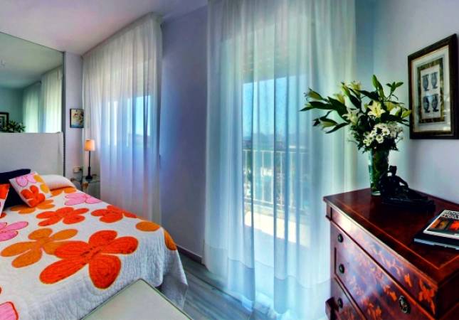 Los mejores precios en Hotel Suites Albayzi­n Del Mar. Relájate con nuestro Spa y Masaje en Granada