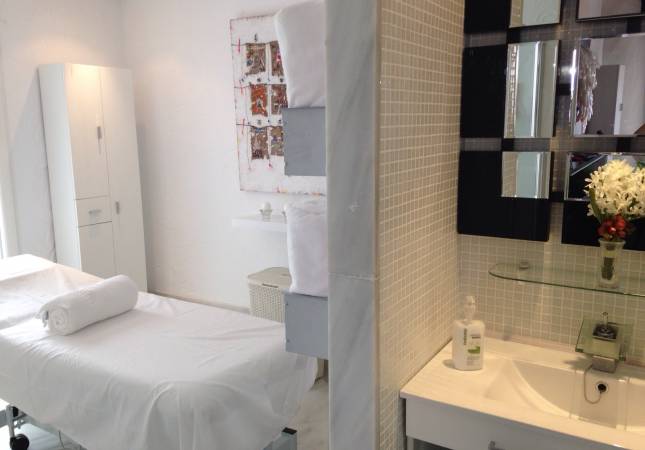 Precio mínimo garantizado para Hotel Suites Albayzi­n Del Mar. Disfrúta con nuestra oferta en Granada
