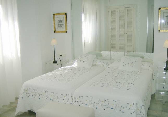 El mejor precio para Hotel Suites Albayzi­n Del Mar. Disfrúta con los mejores precios de Granada