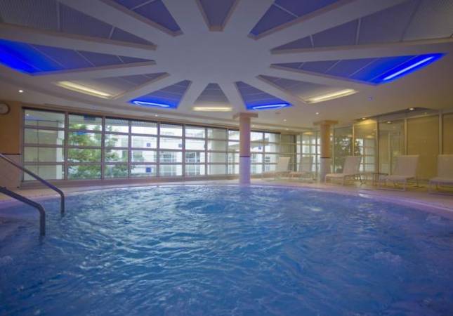 Las mejores habitaciones en Vichy Spa Hotel Les Celestins. Relájate con nuestro Spa y Masaje en Allier (03) 