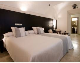 Doble estandar, Doble Estándar, Hotel & Boutique Spa Adealba en Badajoz