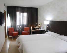 Doble estándar, Doble Estándar, Hotel Norat Marina & Spa en Pontevedra