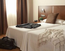 Doble uso individual, Doble Estándar 1 o 2 camas uso individual , Hotel Spa Norat Torre Do Deza en Pontevedra