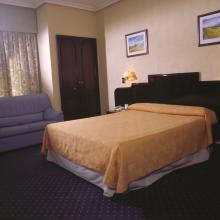 Precio mínimo garantizado para Hotel Husa Alcántara. El entorno más romántico con nuestro Spa y Masaje en Caceres