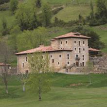 Espaciosas habitaciones en Hotel & Golf Palacio de Rubianes. Relájate con nuestra oferta en Asturias