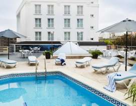 Fachada vista piscina, Hotel Mar Azul Y Surf en 