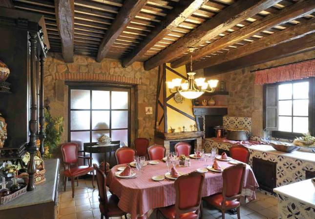 Confortables habitaciones en Hotel Mas Tapiolas. Disfrúta con nuestro Spa y Masaje en Girona