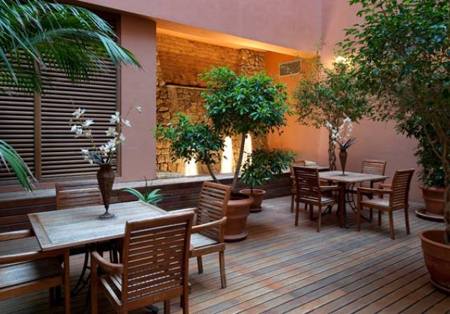 Las mejores habitaciones en Gran Hotel Elba Estepona Thalasso & Spa. Disfrúta con nuestro Spa y Masaje en Malaga
