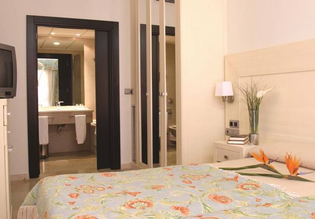 Relax y confort en Hotel Puerto Juan Montiel Spa & Base Nautica. Disfruta  nuestra oferta en Murcia