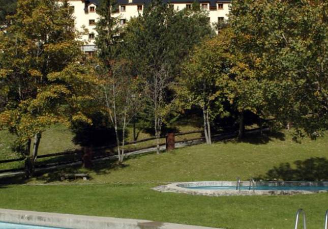 Románticas habitaciones en Balneario Caldes de Boí Hotel Caldas. Disfruta  nuestro Spa y Masaje en Lleida