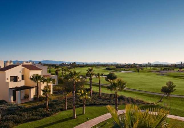 Espaciosas habitaciones en Roda Golf & Beach Resort Apartamentos. Disfruta  nuestro Spa y Masaje en Murcia