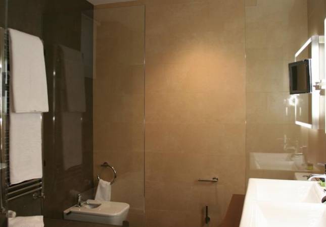Románticas habitaciones en Hotel Convento Aracena & Spa. Relájate con los mejores precios de Huelva
