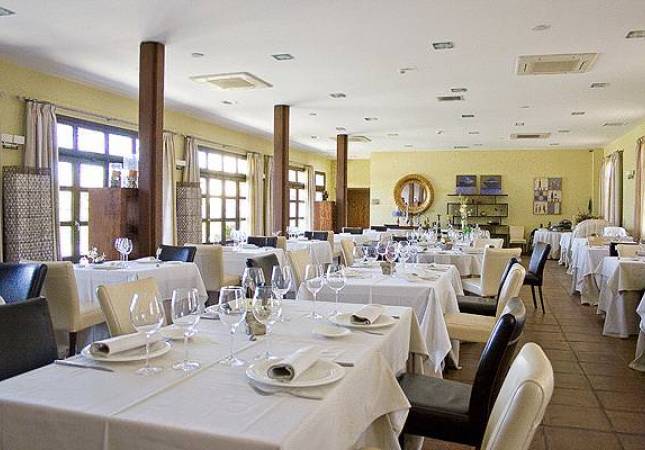 Confortables habitaciones en Hotel Villa Nazules Hípica & Spa. El entorno más romántico con los mejores precios de Toledo