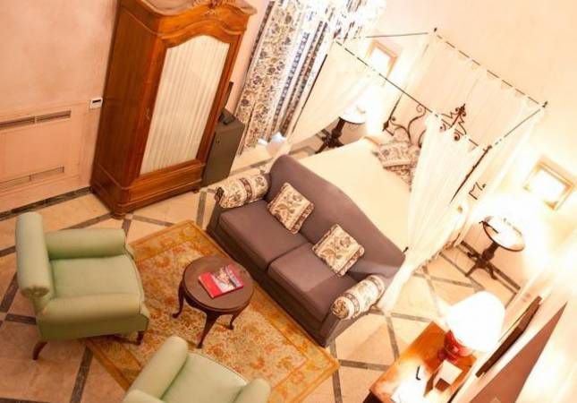 Espaciosas habitaciones en Hotel Palacio Marqués de la Gomera. Disfruta  nuestro Spa y Masaje en Sevilla