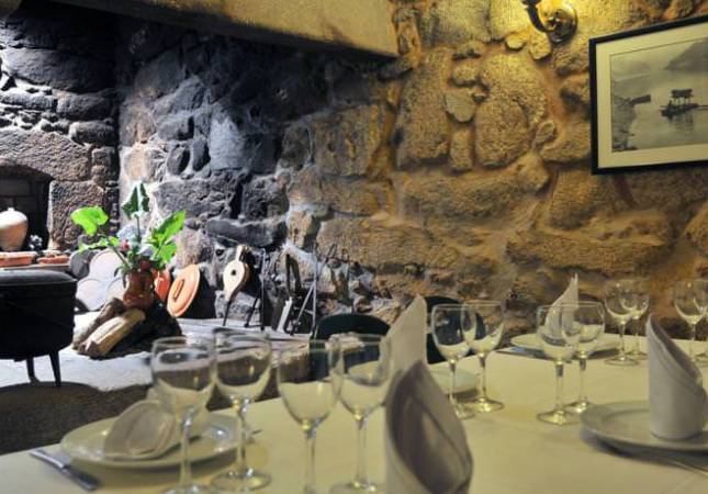 Los mejores precios en Hotel Gastronómico Casa Rosalía. La mayor comodidad con nuestro Spa y Masaje en A Coruna