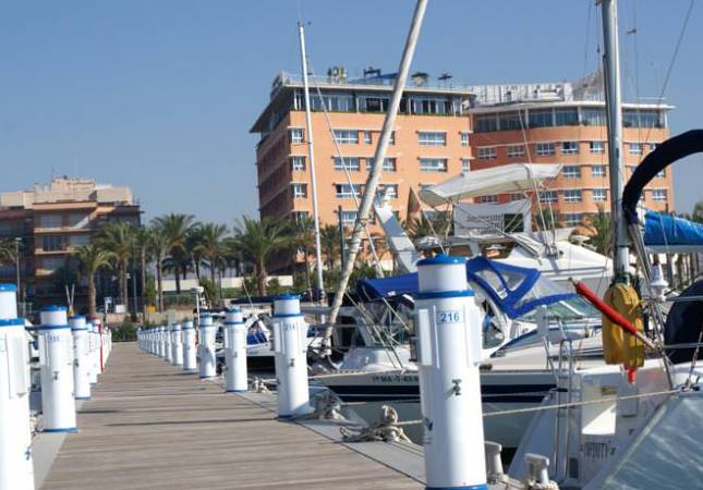 Los mejores precios en Hotel Puerto Juan Montiel Spa & Base Nautica. Disfruta  los mejores precios de Murcia