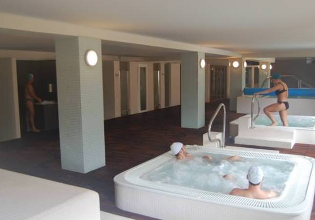 Las mejores habitaciones en Balneario Caldes de Boí Hotel Caldas. El entorno más romántico con nuestro Spa y Masaje en Lleida
