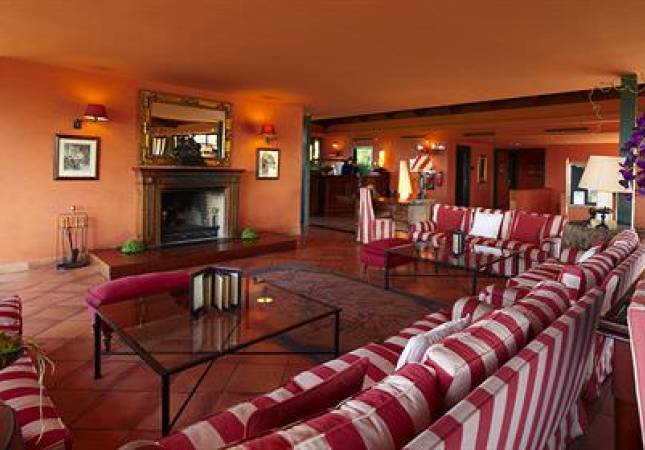 Las mejores habitaciones en Torremirona Golf & Spa Resort Hotel Relais. El entorno más romántico con nuestro Spa y Masaje en Girona