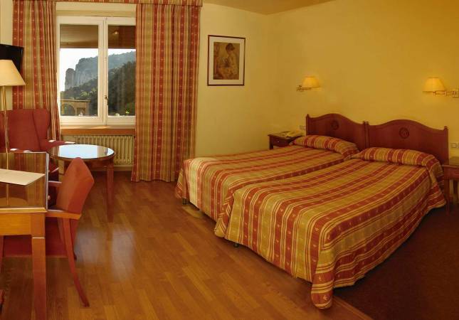 Las mejores habitaciones en Hotel Abat Cisneros. Disfruta  nuestro Spa y Masaje en Barcelona