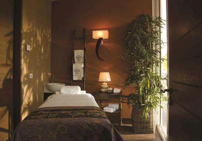 Espaciosas habitaciones en A Quinta Da Agua Hotel Spa Relais & Chateaux. Disfruta  los mejores precios de A Coruna