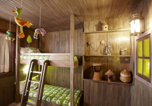 Ambiente de descanso en Hotel Holiday Inn Andorra. Disfruta  los mejores precios de Andorra la Vella