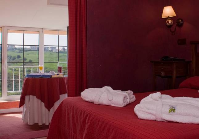 Espaciosas habitaciones en Hotel Albatros. El entorno más romántico con nuestra oferta en Cantabria