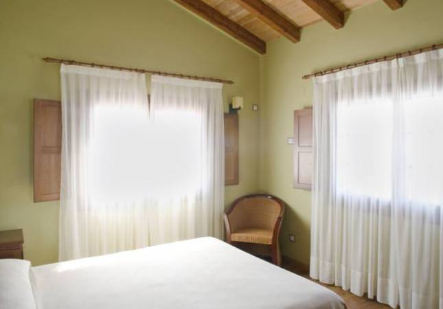 Confortables habitaciones en Apartamentos Antojanes. Disfruta  nuestro Spa y Masaje en Asturias