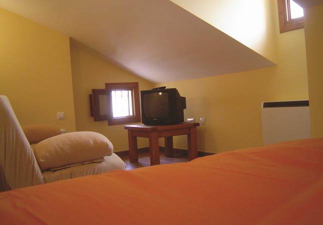 Espaciosas habitaciones en Apartamentos Hoz del Huécar. Relájate con nuestra oferta en Cuenca